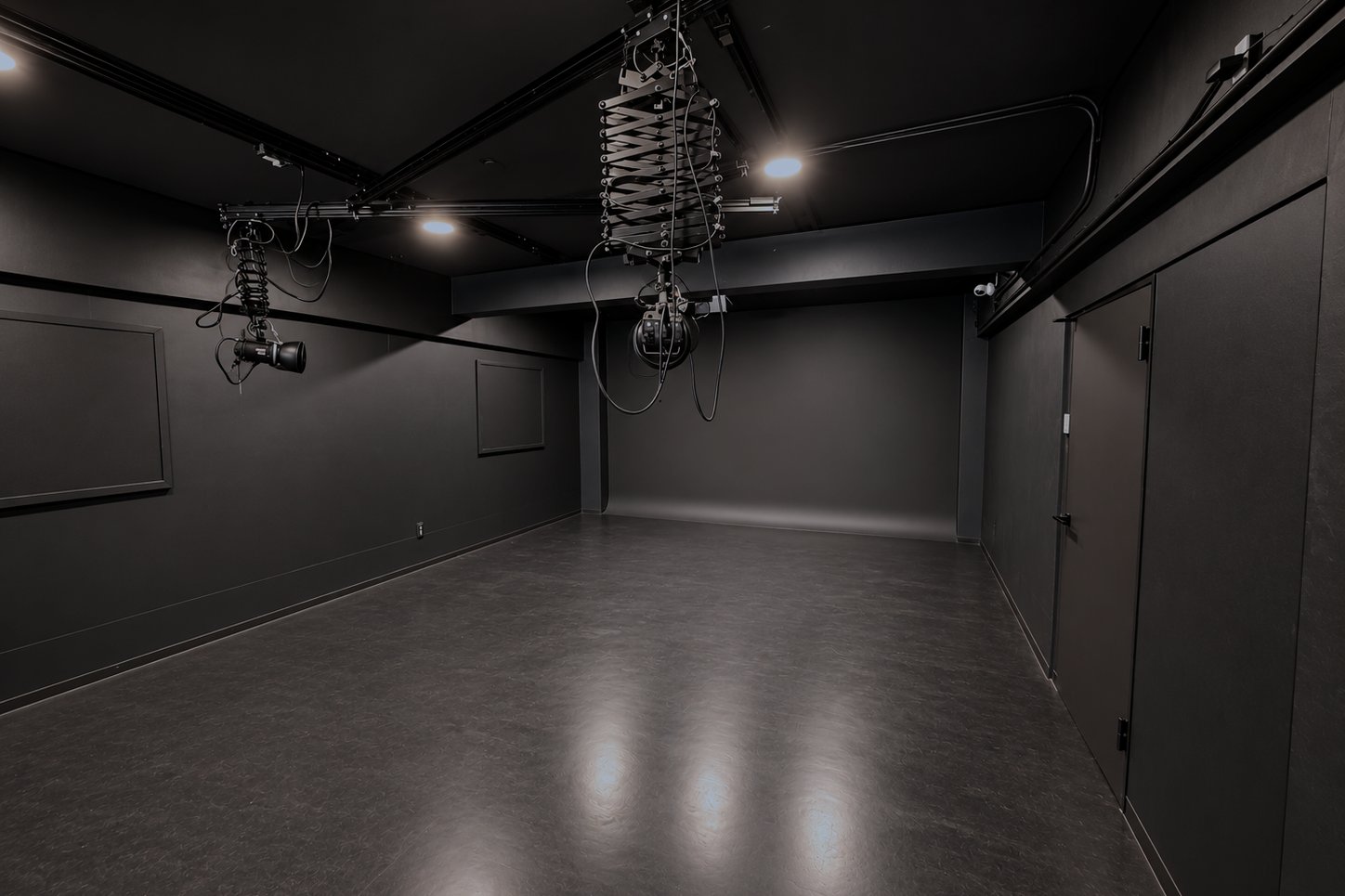 STUDIO 961 亀有店のスタジオ内観